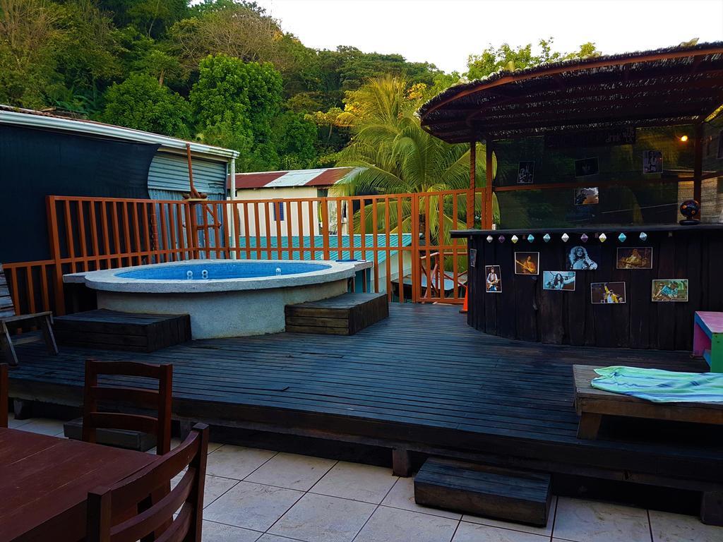 Slow Monkey Hostel Playa Santa Teresa  외부 사진